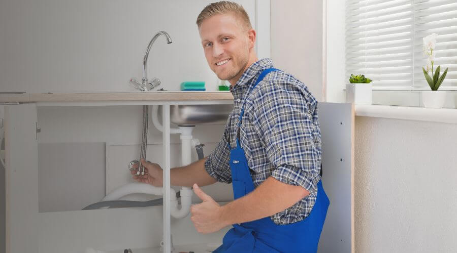 Expert burst pipe repair services in Monroe City, IN